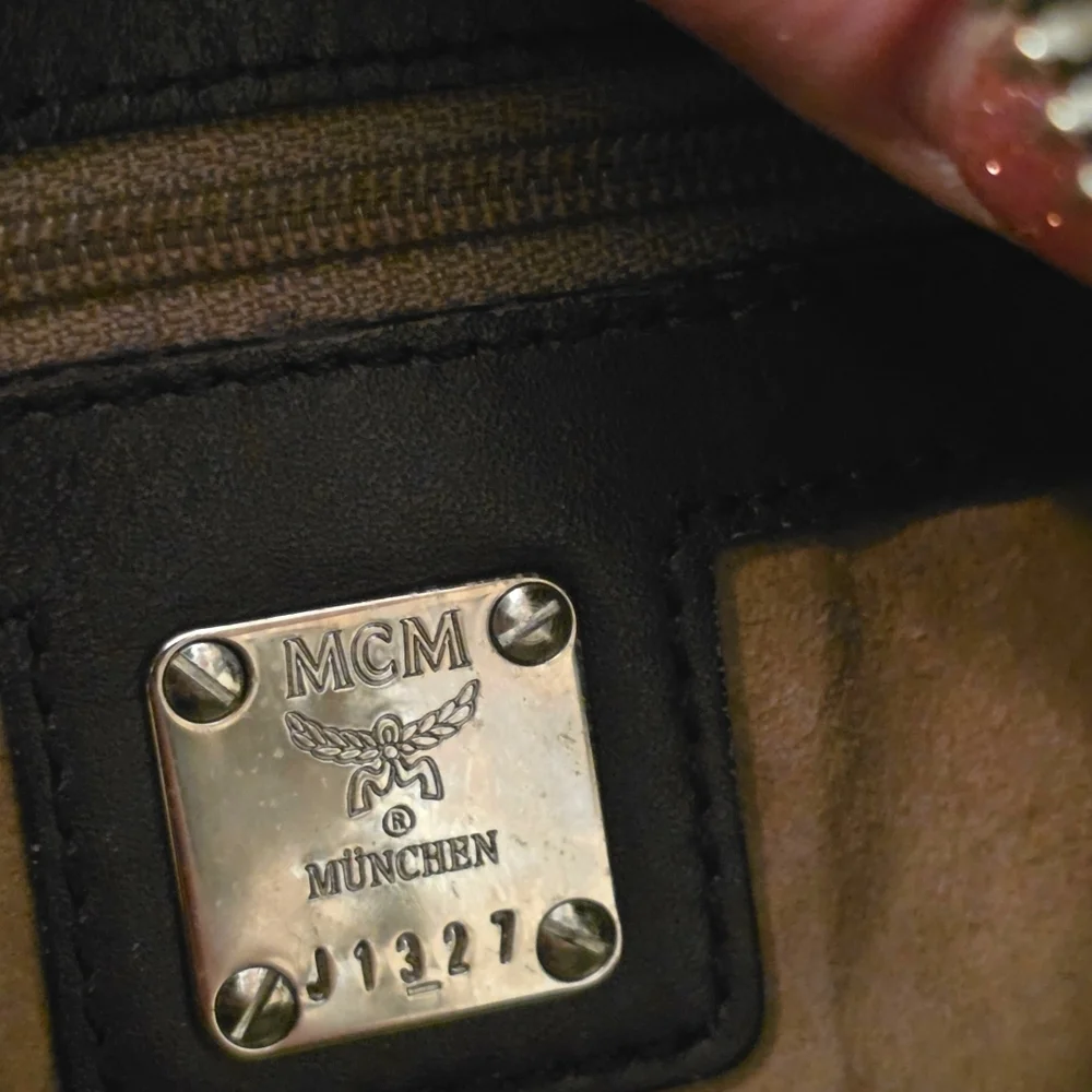 Rare Vintage MCM München Lion Satchel w/ 2006 Auth Card | Collectors Piece